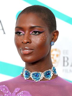 Джоди Тернер-Смит в роли доктора Самии «Сами» Захир